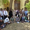 نخبة الشباب تجتمع في ساحة القشلة والحوار حول خروج الشباب للتظاهر في 31 آب. 