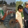 عمود كهرباء وساحبة زراعية يتحولان إلى 