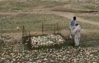 بيان حكومي: انتشال رفات 30 شخصاً من ضحايا 