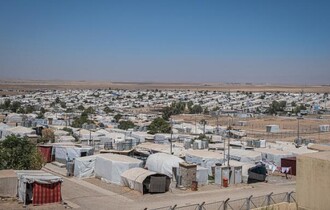 العراق: حريق جديد يلتهم 17 كرفاناً بمخيم للنازحين