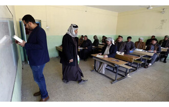 العراق الذي علم البشرية الكتابة يقبع في ظلام الأمية