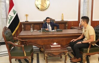 الحلبوسي يستقبل طالب نازح في مخيم بزيبز حصل على معدل 99.57