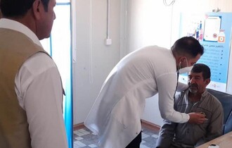 بالتنسيق مع وزارة الصحة … فرع الوزارة في الانبار يشارك في حملة فحص النازحين في عشوائيات بزيبز من الامراض المزمنة