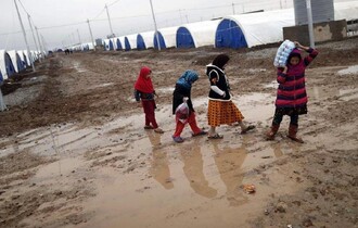 الهجرة: تنسيق حكومي لشمول فئة من نازحي المخيمات بالحماية الاجتماعية