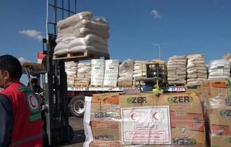 العراق يقدم مساعدات للنازحين اللبنانيين من الجنوب بسبب القصف الإسرائيلي