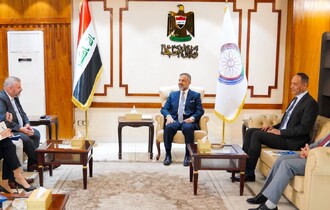 نائب رئيس مجلس الوزراء، وزير التخطيط يلتقي سفير الاتحاد الاوربي في العراق، ويبحثان مشروع اعادة اعمار المدن القديمة، في البصرة ونينوى، وتطوير القطاع الخاص