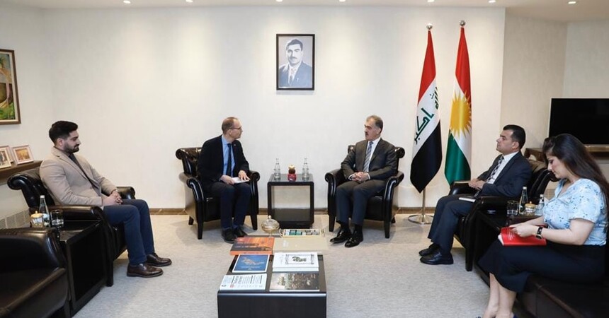 حكومة كوردستان تشيد بدور الاتحاد الأوروبي في مساعدة النازحين وتدعو لمنع انتشار العنف في المنطقة