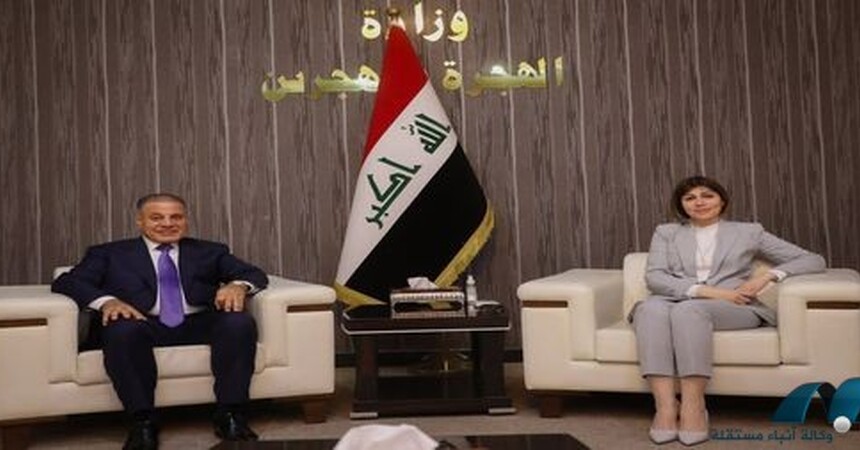 وزير الهجرة تبحث مع “أبو مازن” التعاون والتنسيق المشترك وتسهيل عودة النازحين الى مناطقهم