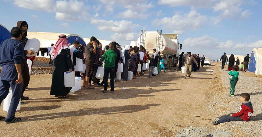 الهجرة لرووداو: توزيع 100 لتر نفط أبيض لكل عائلة بمخيم جمشكو
