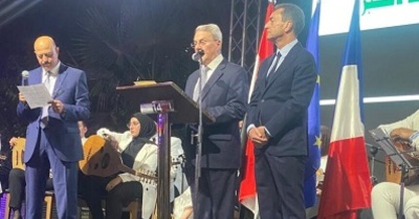 السيدة باسكال وردا والاستاذ وليم وردا يلبيان دعوة السفير الفرنسي في العراق لحضور الحفل المقام بمناسبة العيد الوطني الفرنسي