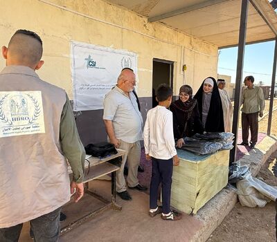 منظمة حمورابي لحقوق الإنسان تنفذ حملة توزيع حقائب وقرطاسية مدرسية لدعم الطلاب الفقراء والأيتام في الكوت