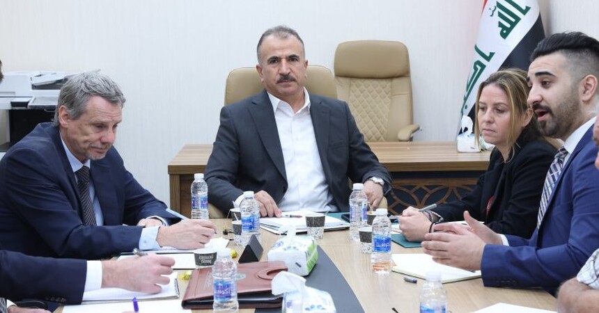 الهجرة والمهجرين النيابية تستضيف وفدا من معهد القانون الدولي لحقوق الانسان لبحث ملف النازحين