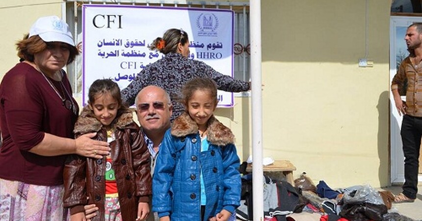 140 عائلة نازحة في الداوودية تتلقى معونات و مواد إغاثة من منظمة حمورابي لحقوق الإنسان