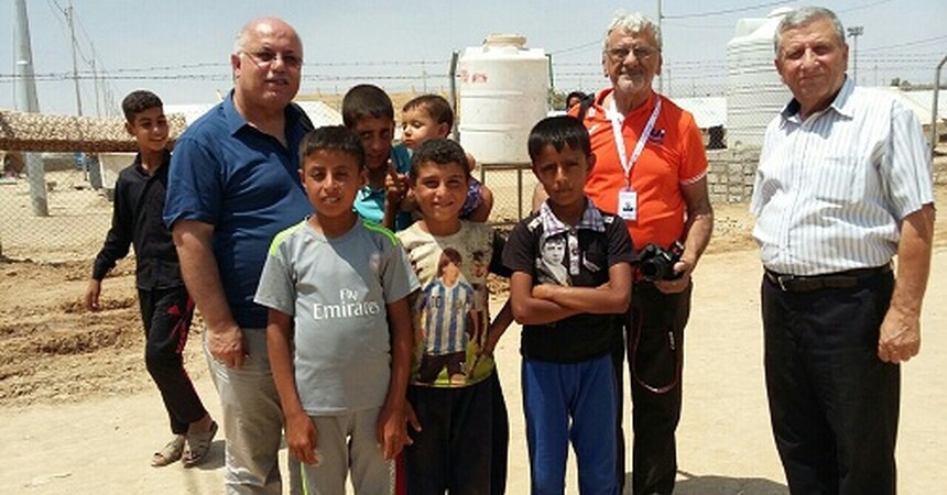 • وفد من منظمة حمورابي لحقوق الانسان يتفقد المخيمات الجديدة قرب مخمور لاستقبال النازحين من مناطق القيارة جنوبي الموصل