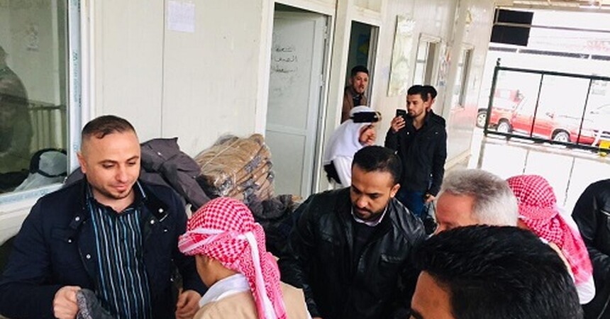 • منظمة حمورابي لحقوق الانسان تواصل دعمها الاغاثي للايزيديين شمولا لـ ( 156) طفلا وطفلة بتوزيع قماصل عليهم في مخيم كيرتو 3 بدهوك