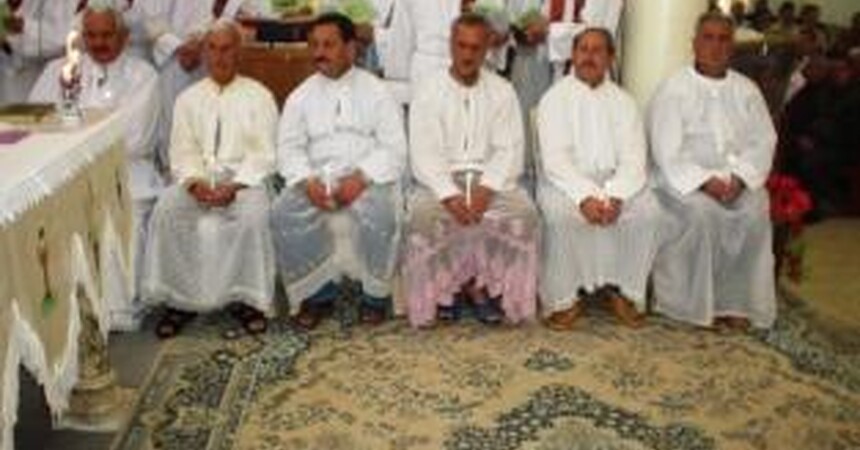 ابناء كرمليس يقاسمون العوائل المهجرة فرحة عيد الفصح