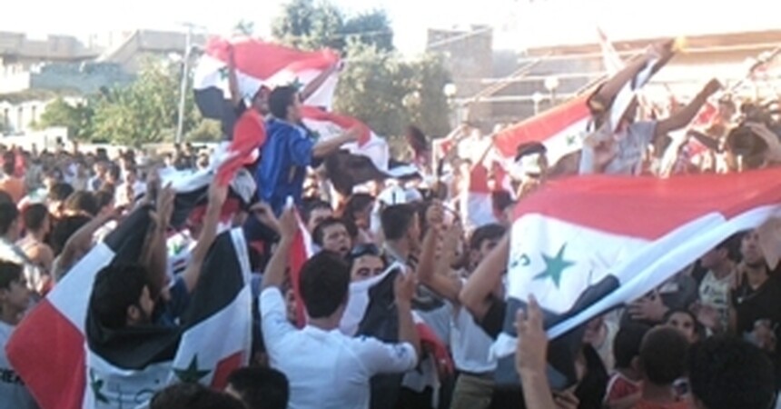 أهالي بغديدا يحتفلون بفوز منتخبنا على السعودية وحصوله على الكأس